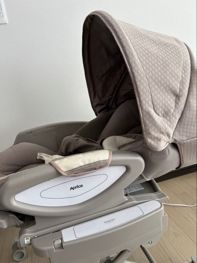 Aprica ユラリズムオートムーンロック グレー