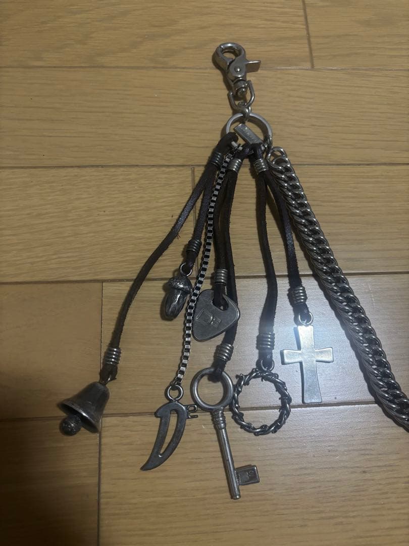 ディースクエアード ウォレットチェーン マルチチャーム DSQUARED2