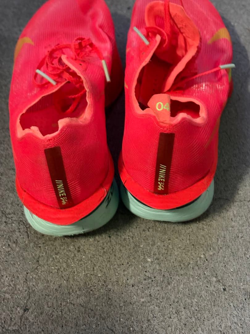 NIKE ナイキ ヴェイパーフライ4