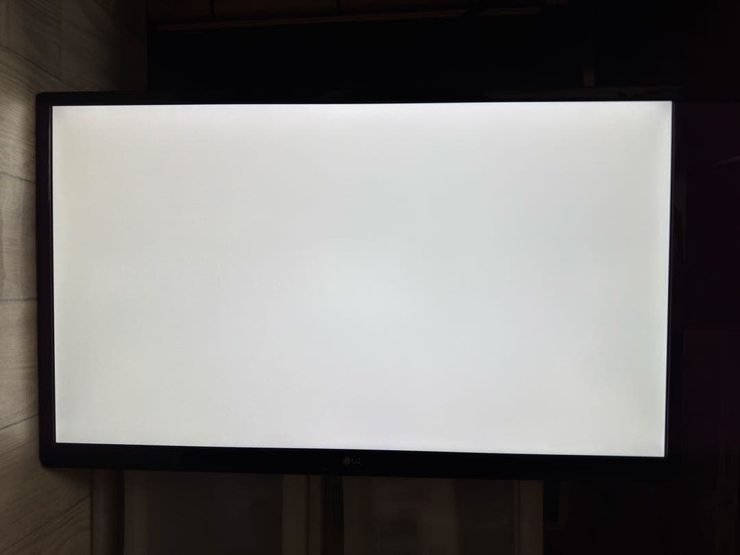 LG 24UD58-B 23.8インチ/4K(3840×2160)/IPS非光沢