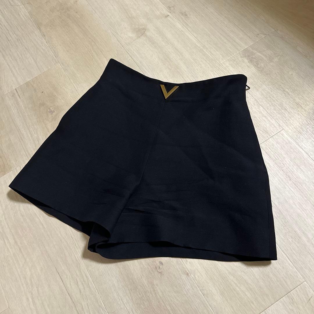 VALENTINO ショートパンツ