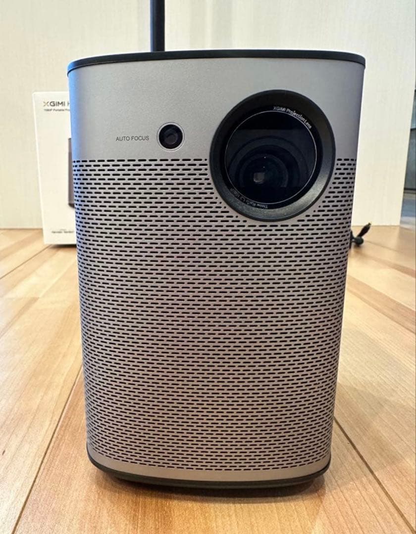 【美品】 XGIMI HALO プロジェクター 本体　スタンド付き