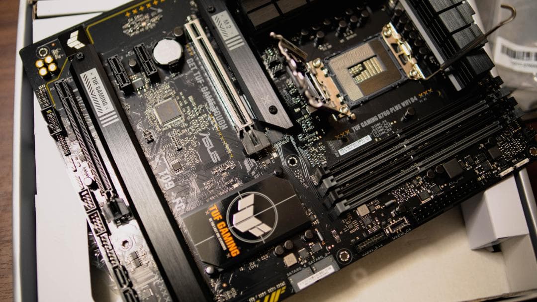 ASUS TUF B760-PLUS WIFI D4 × DDR4メモリ32GB