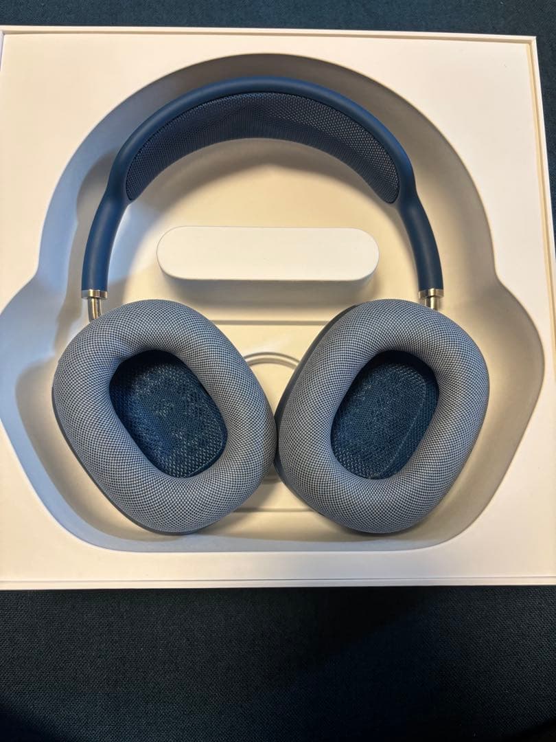 ヘッドホン Apple AirPods max