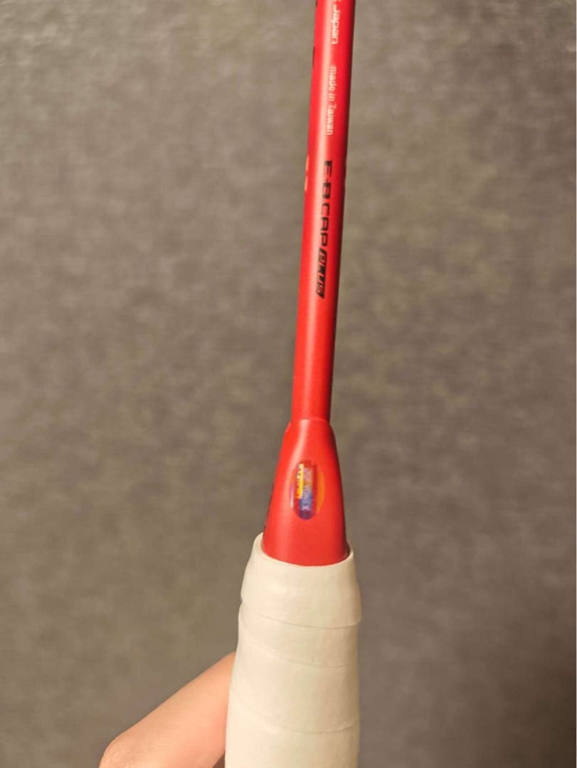 ヨネックス アークセイバー11 ツアー 4UG5、 ストリングはVBS66N。