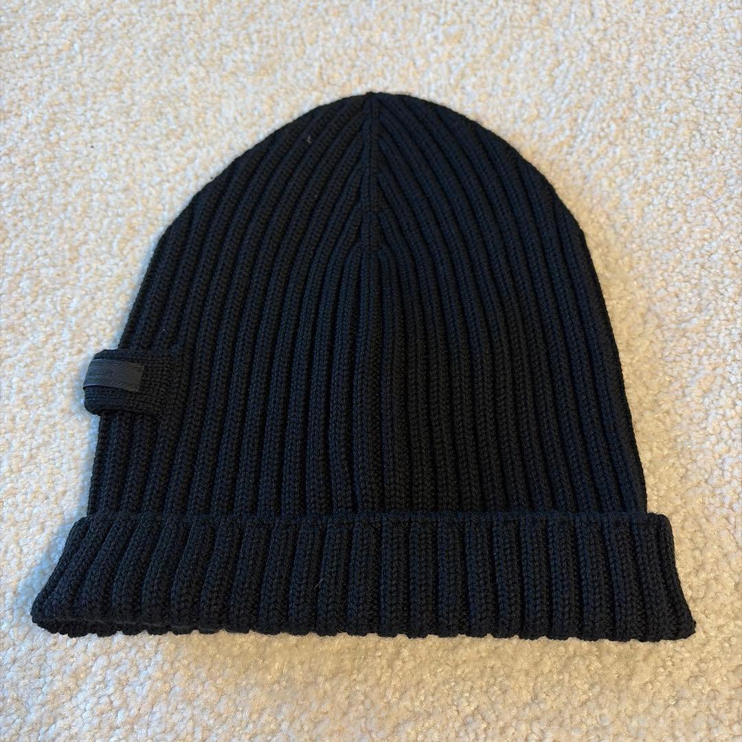 PRADA ブラック ニット帽 未使用タグ付き