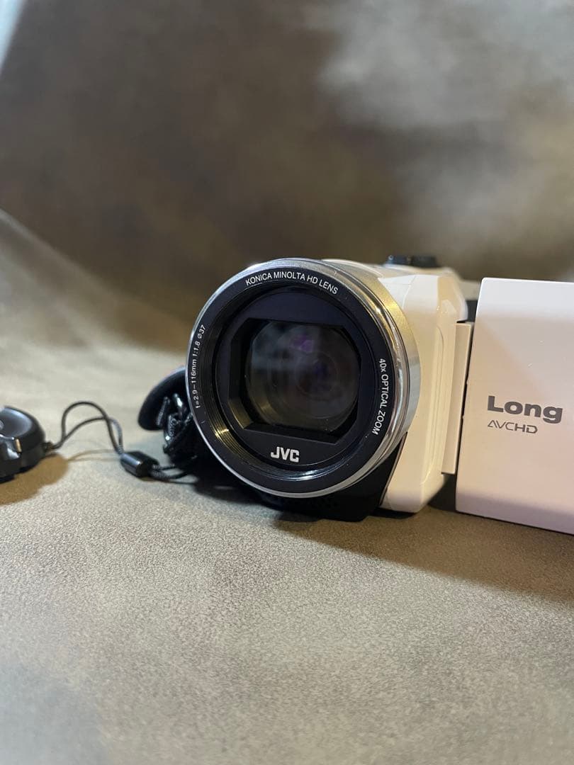 JVC ビデオカメラ　GZ-F117-W everio エブリオ