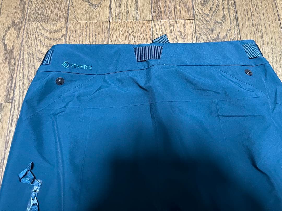 ARC'TERYX ゴアテックススキーパンツ　女性用