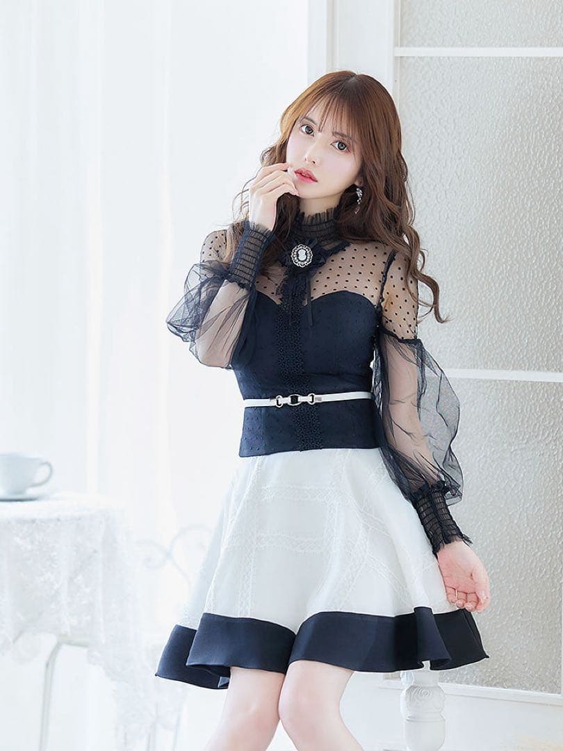 [an][2ピース]クラシカルレースブローチ付きAラインミニドレス