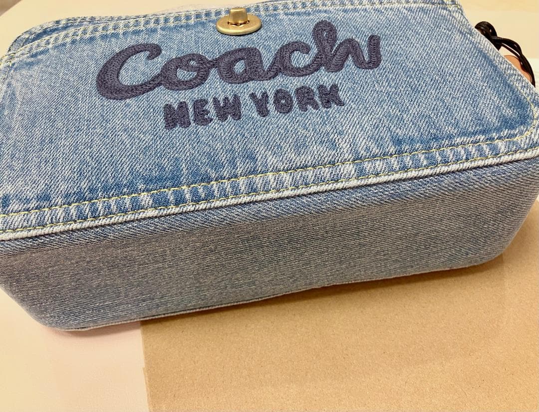 新品coach カーゴ カメラ バッグ