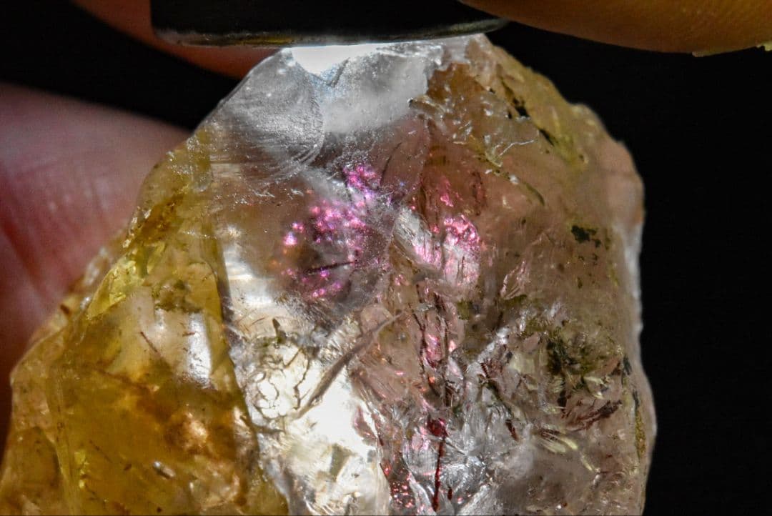 ブラジル エスピリトサント産 オリジナルピンクファイヤークォーツ原石03