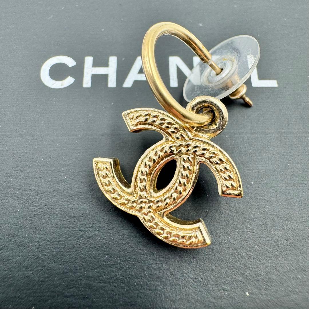 美品✨CHANEL ピアス　ココマーク　ゴールド　片耳　刻印