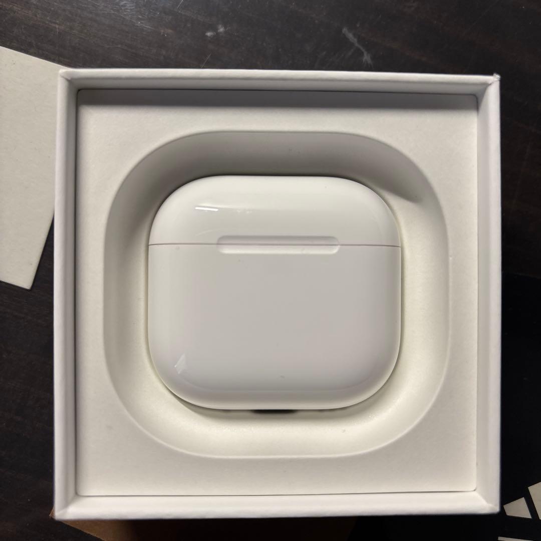 AirPods4アクティブノイズキャンセリング 充電ケース (イヤホン本体なし)