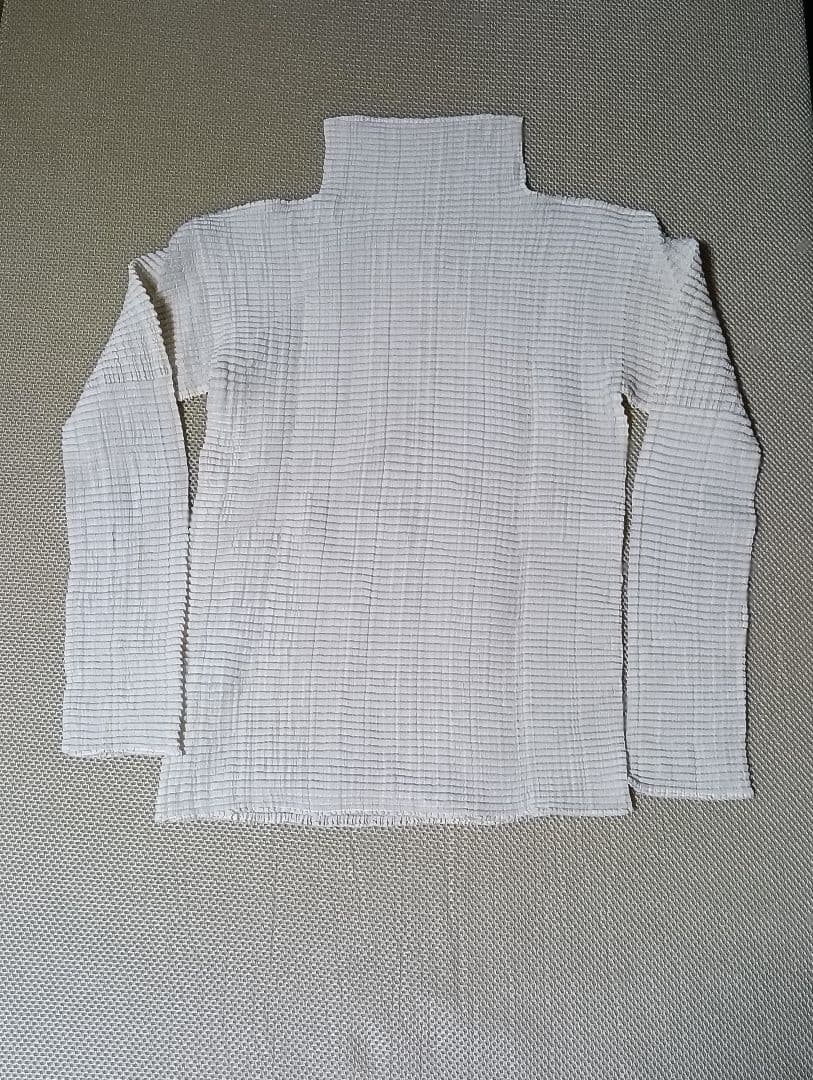 【2月1日以降15,555円】ISSEY MIYAKE PLEATS(T.)