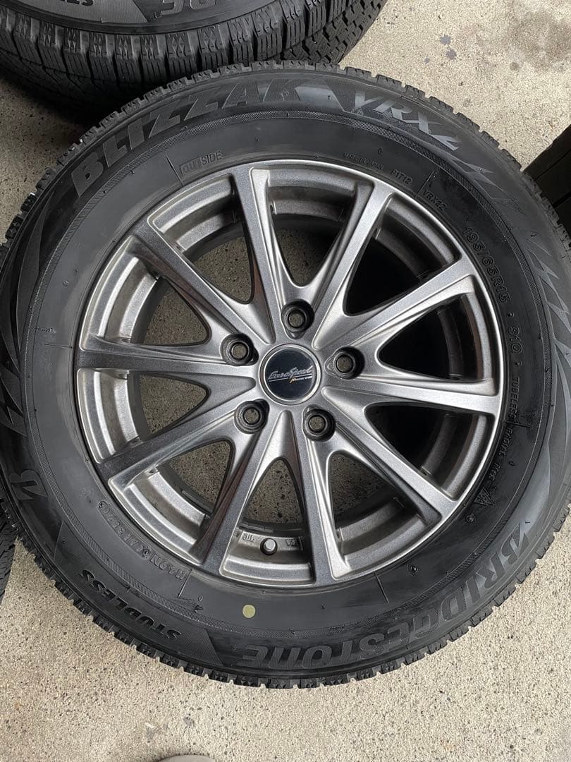 195/65R15 VRX2 スタッドレスタイヤ　ヴォクシー　美品　倉庫保管