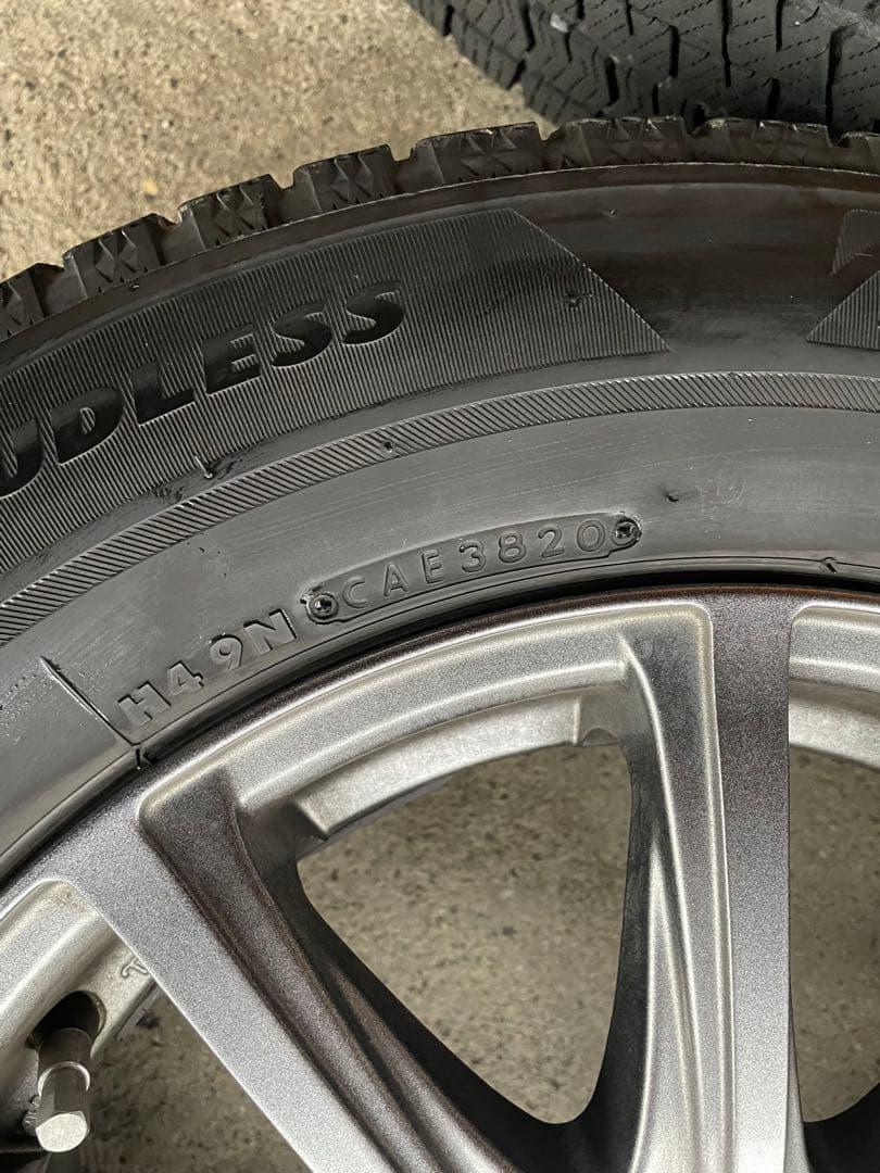 195/65R15 VRX2 スタッドレスタイヤ　ヴォクシー　美品　倉庫保管