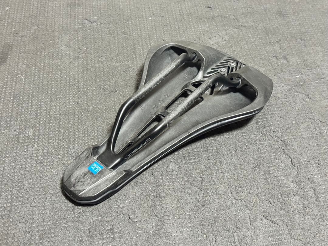 【美品】シマノプロ ステレス カーボンサドル 142mm