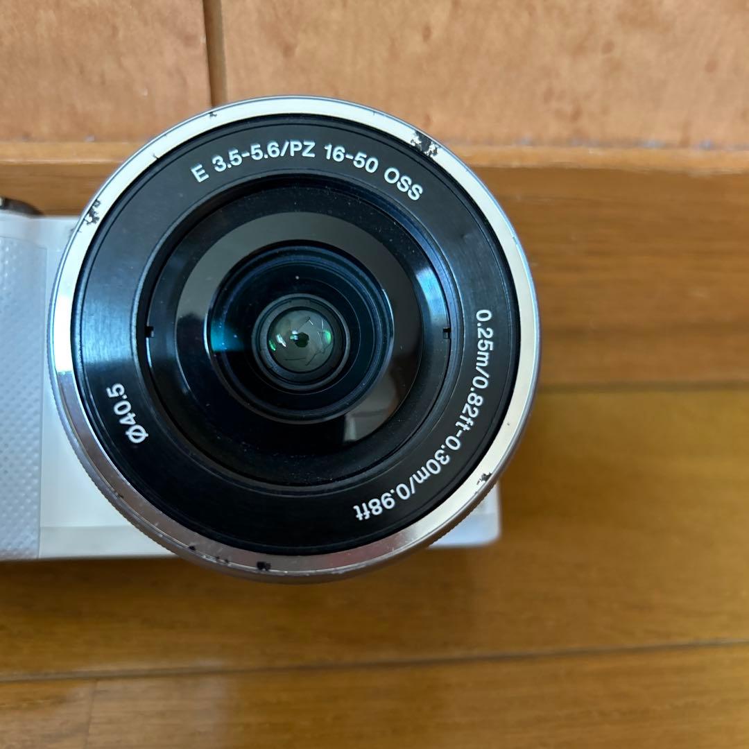 【ジャンク品】SONY α5000 ホワイト　レンズ付き