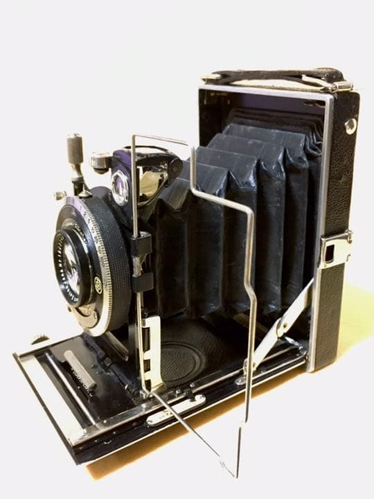 独クルト・ベンツィン社　プリマー Primar　写真を楽しめる中判カメラですから
