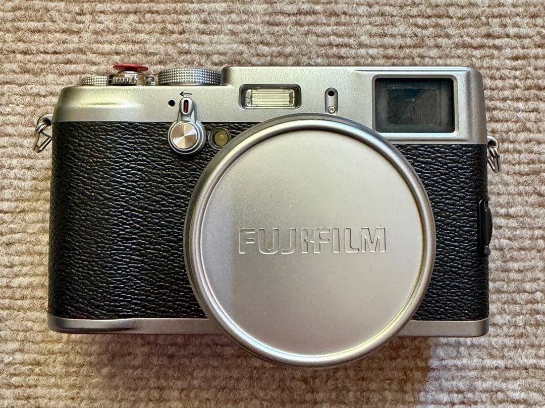 【美品】FUJIFILM X100 初代 レンズフード付 ムック本付 箱付き