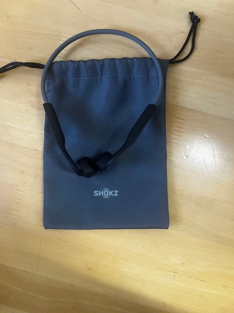 SHOKZ 骨伝導イヤホン 収納袋付き