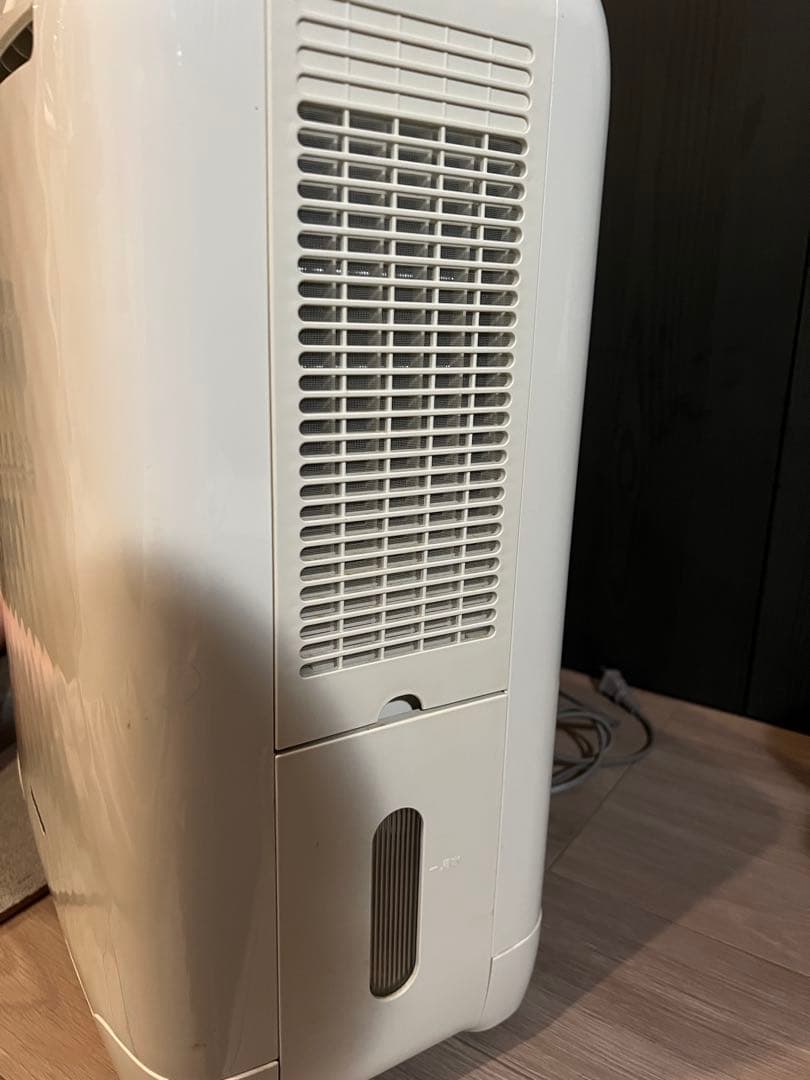 シャープ 除湿機 CV-100-W