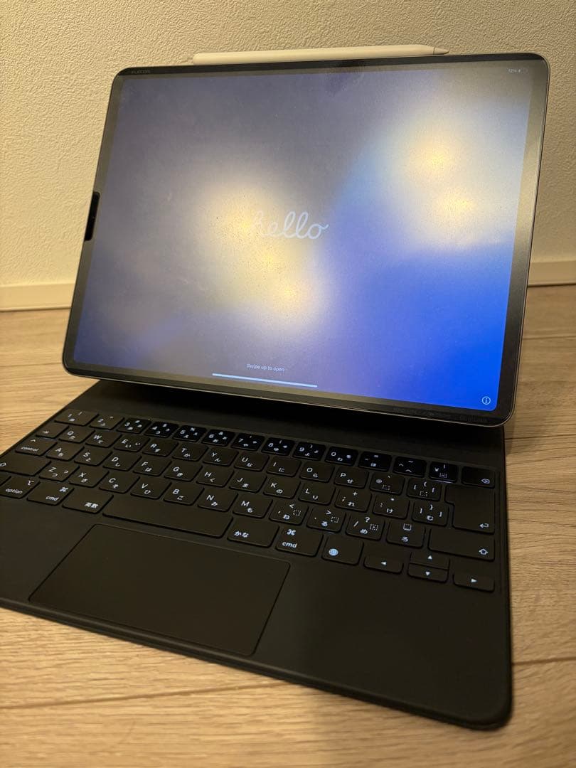 iPad Pro (第4世代) 12.9 + Magic Keyboard計4点