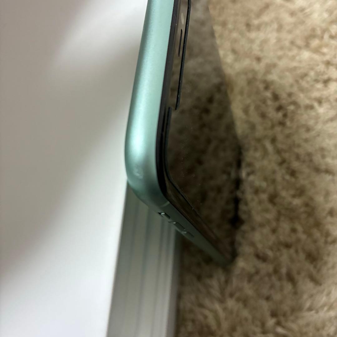 【画面に縞模様 】Apple iPhone 11 64GBグリーン本体　箱無し