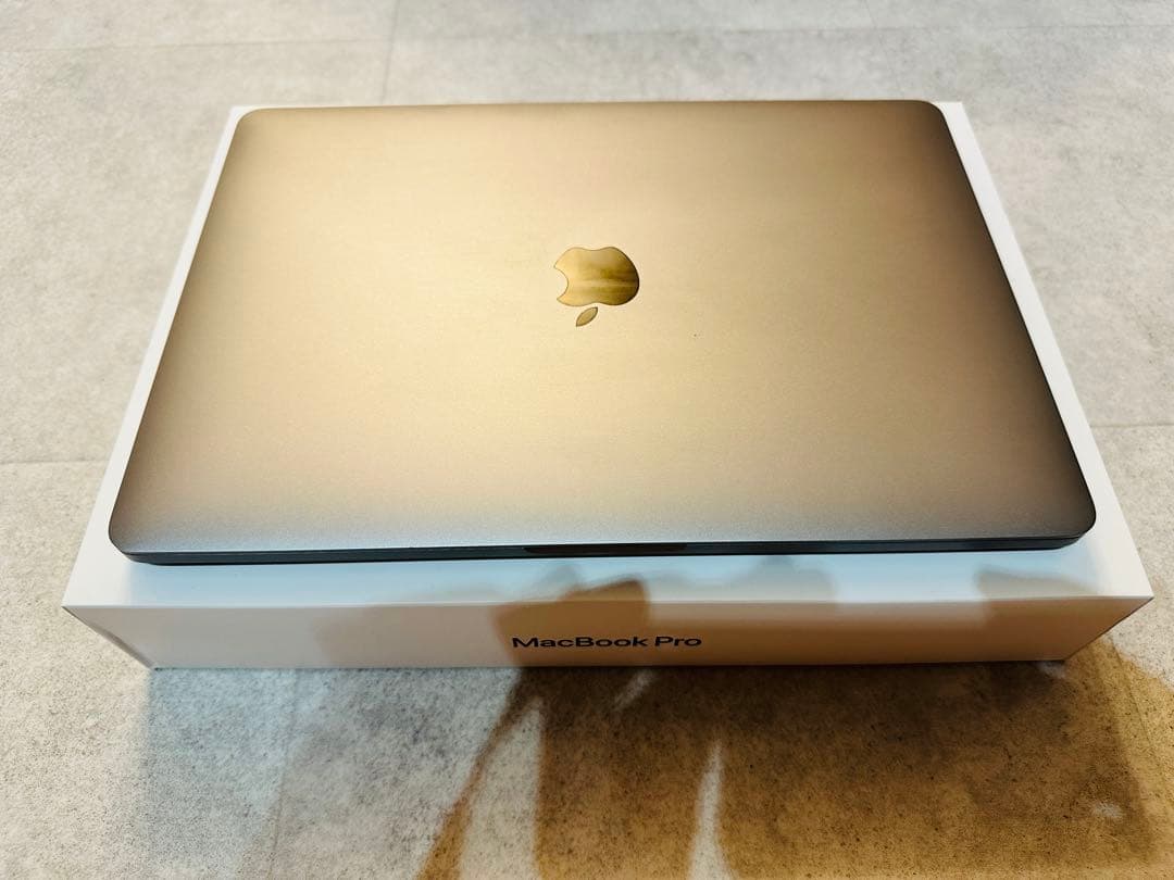 カ*ヤ様 Apple MacBook Pro 13 i7 32GB 1TB US