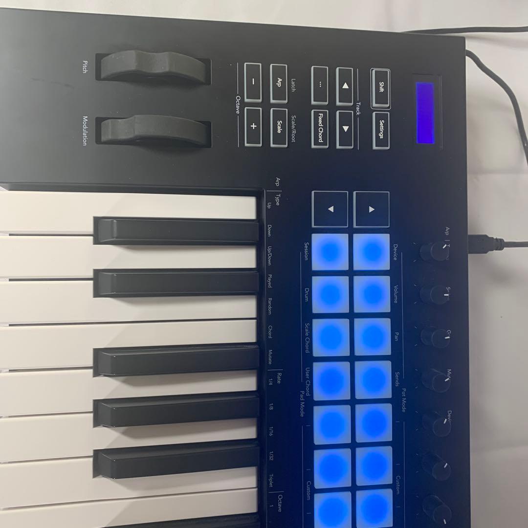 novation LAUNKEY49 MK3 MIDIキーボード