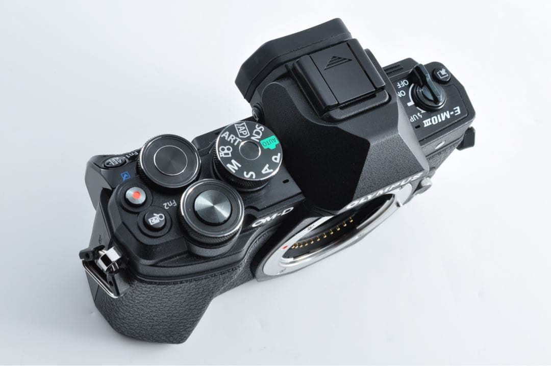 ■ほぼ新品■OLYMPUS OM-D E-M10 Mark III ダブルズーム