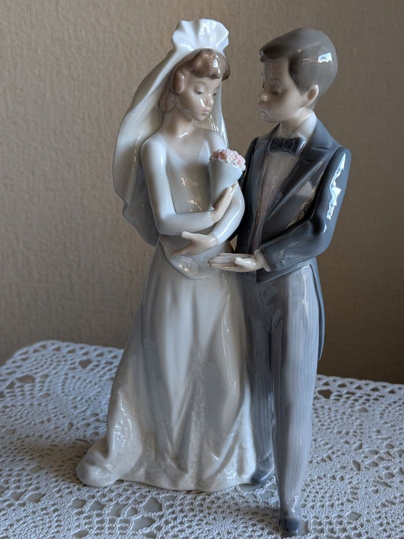 LLADRO ウェディング新郎新婦の陶器