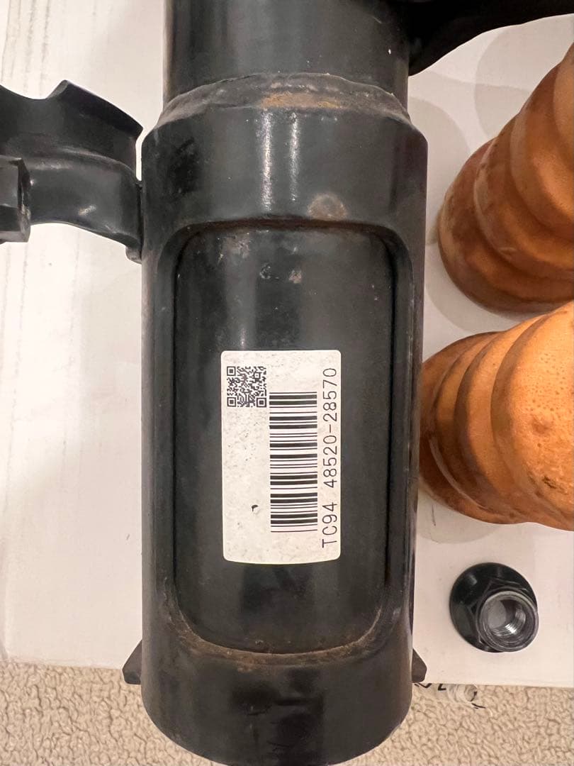 エスティマ　ハイブリッド　AHR20W 純正ショック&サスペンション