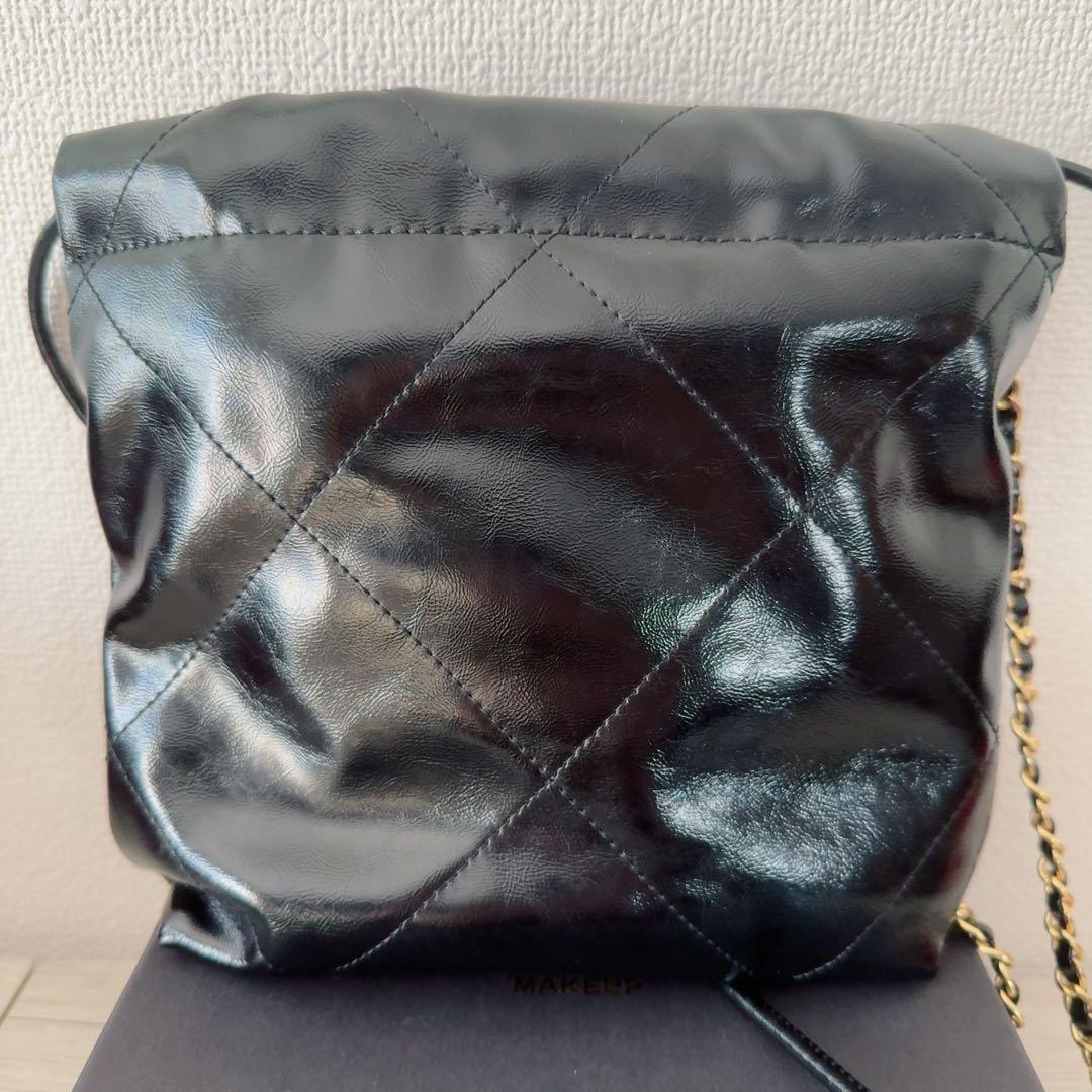 CHANEL ブラックレザー ノベルティ ショルダーバッグ 22