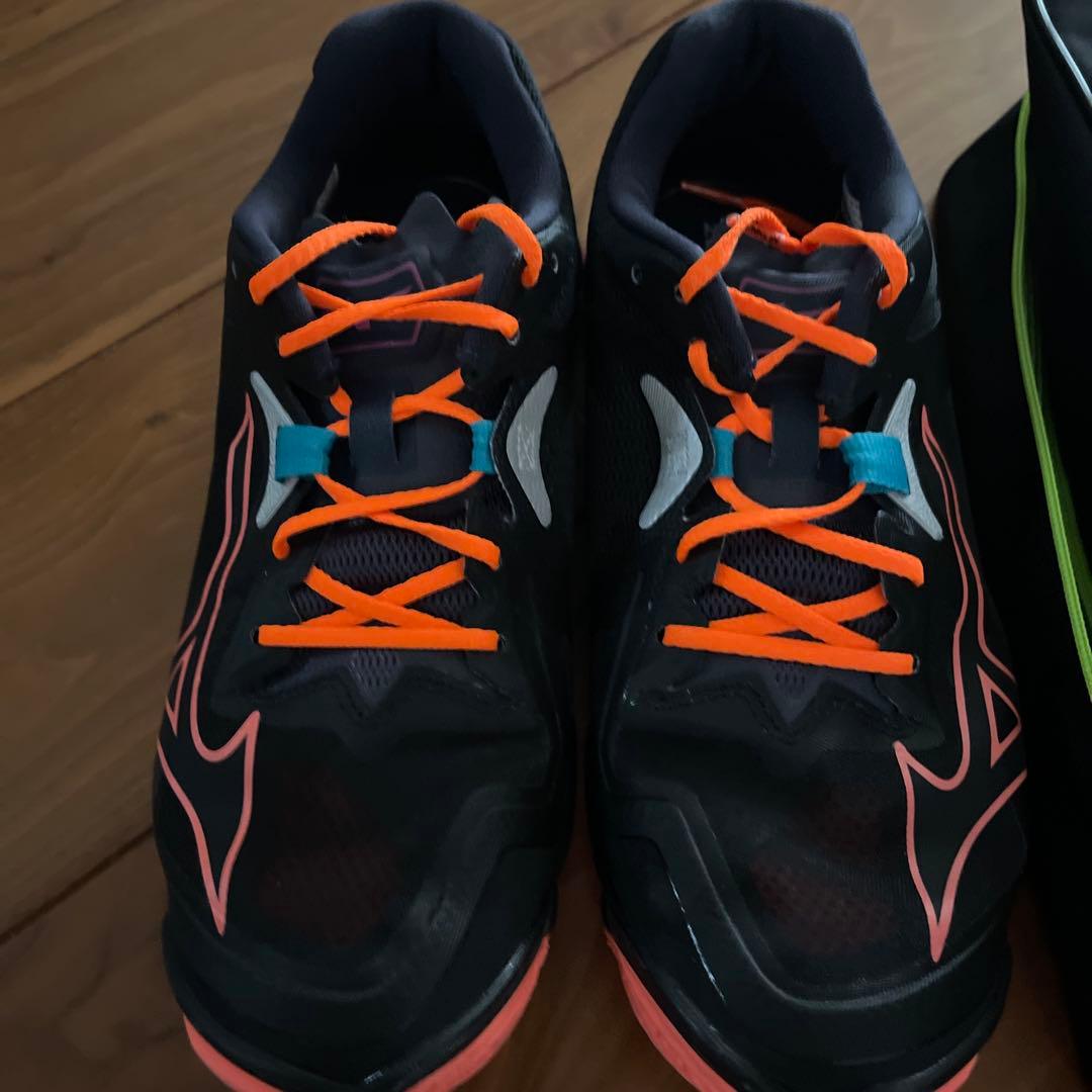 ウェーブライトニングZ8ミズノ限定カラー