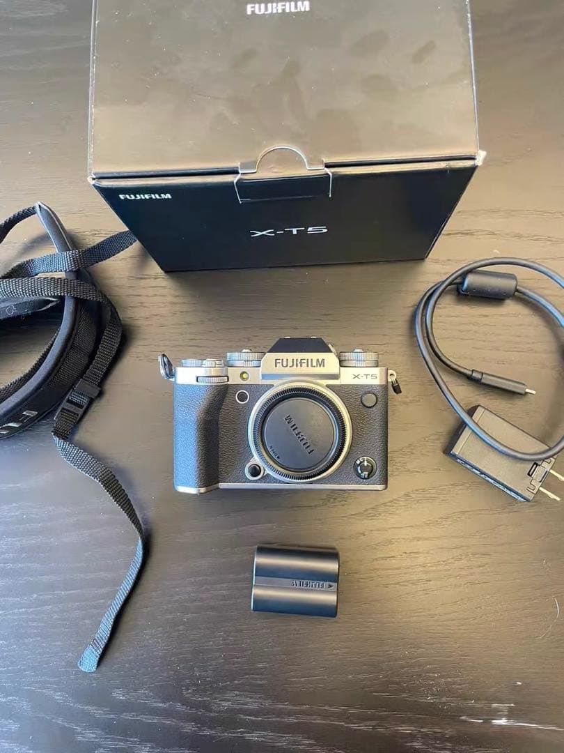 FUJIFILM X-T5 デジタル一眼レフカメラ 本体