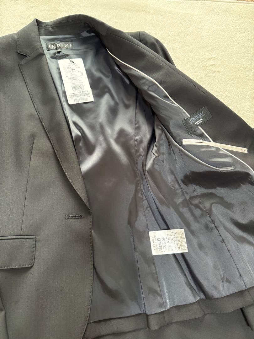 【タグ付き♡未使用品】インディヴィ　スカートスーツ　ブラック無地