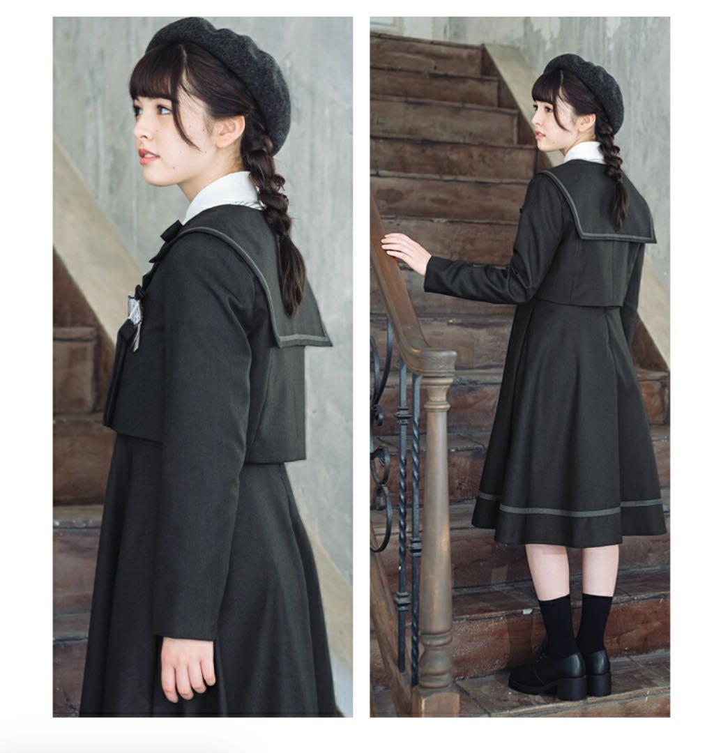 セーラー襟付きグレースーツ　サイズ150