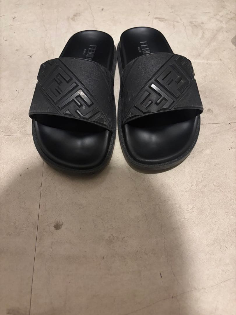 激安❗️ FENDI サンダル　ブラック　ズッカ　ff ロゴ