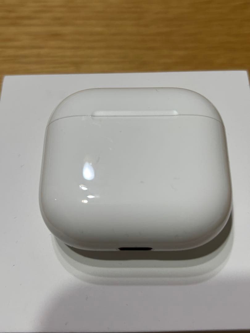 Apple AirPods 4 本体　アクティブノイズキャンセリングなし
