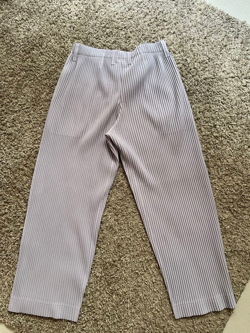 プリーツパンツ　オムプリッセイッセイミヤケ　薄いパープル　サイズ2