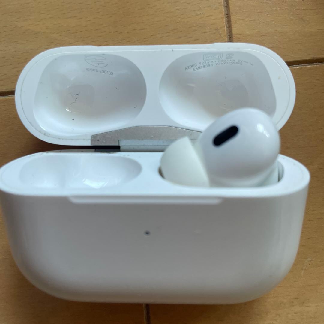 AirPods Pro 本体 充電ケース付き　右耳のみ