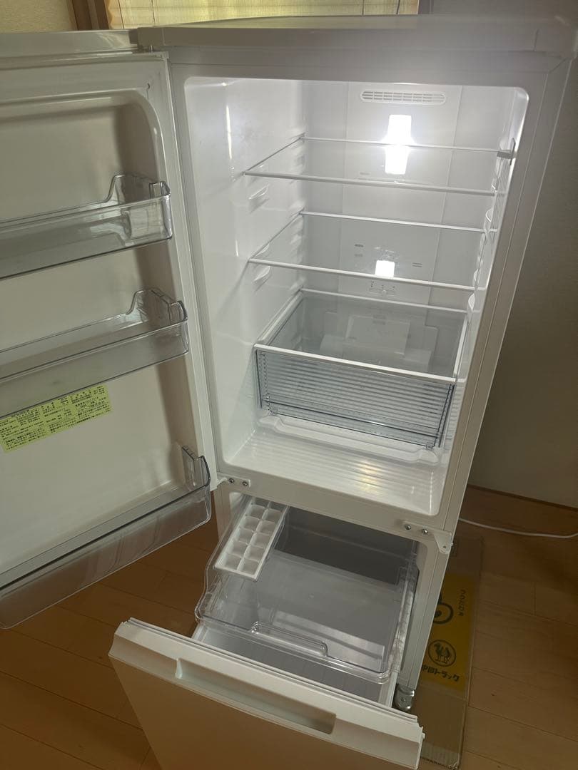 【めえ】SHARP 冷蔵庫 SJ-D18H-W 179L 2022年モデル