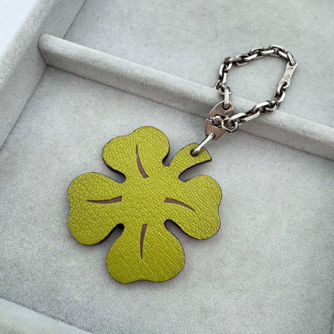 【人気】HERMES クローバー　バッグチャーム　レザー　SV925 四つ葉