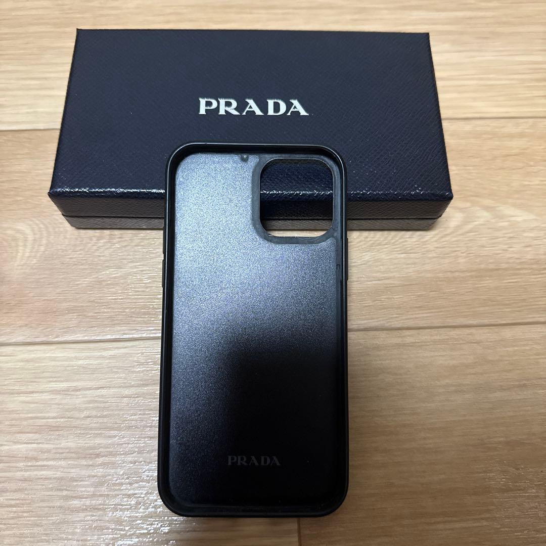 PRADA iPhone12,13,14 ケース