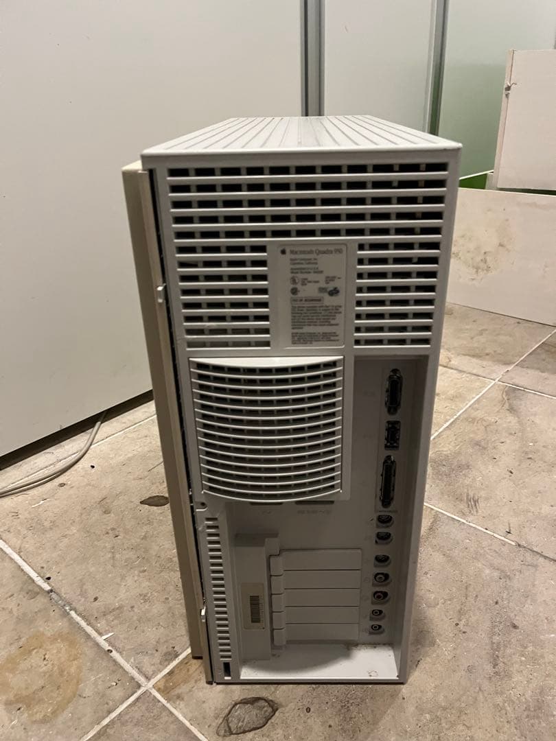 Apple Macintosh Quadra950 (M4300) 本体