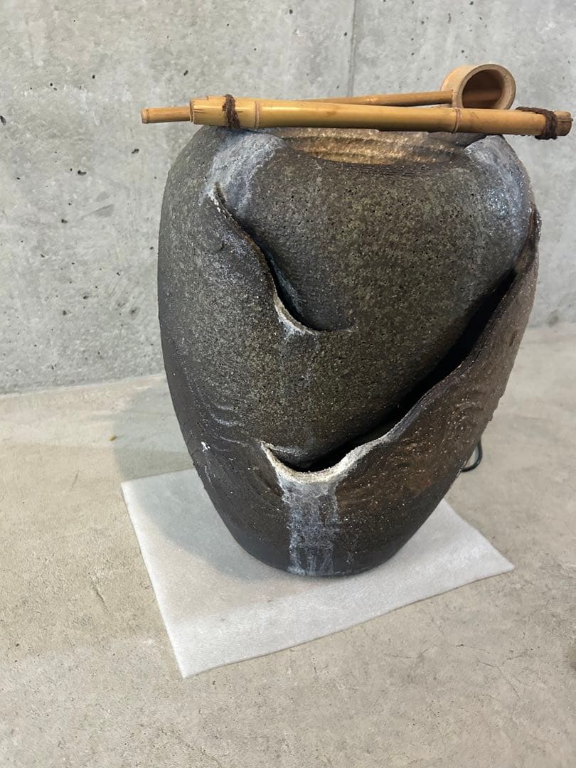 パピ子‼️信楽焼　湧き水つくばい