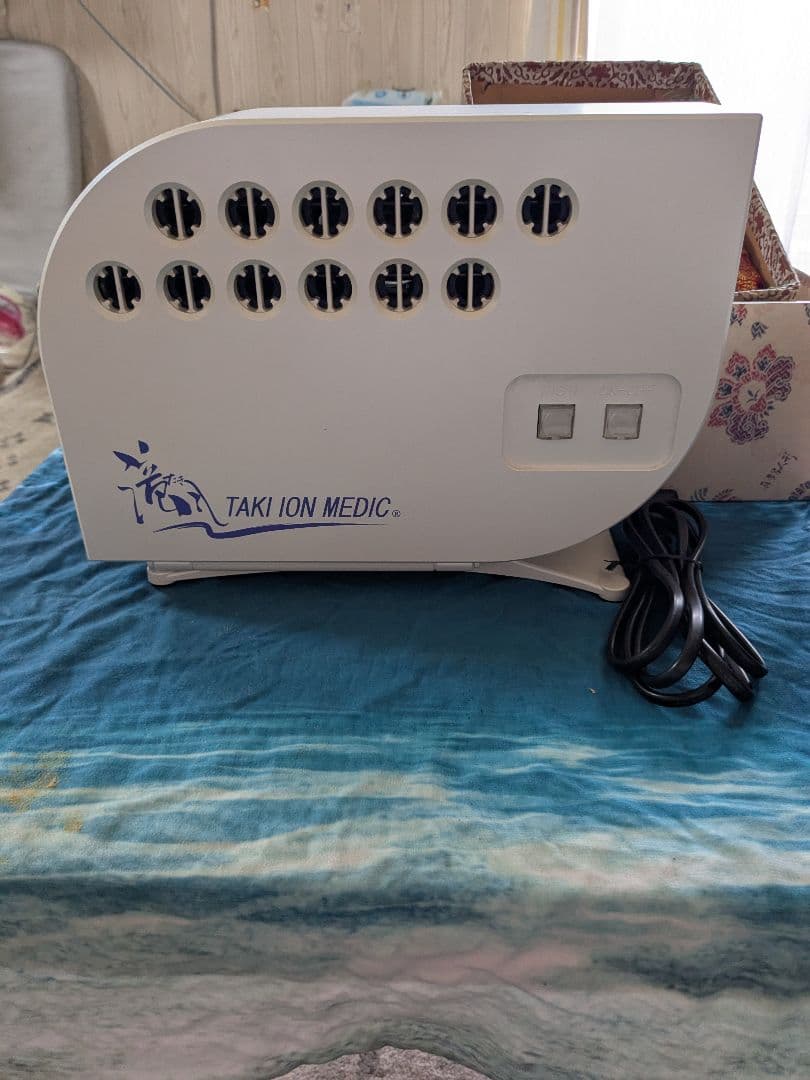 TAKION MEDIC イオン発生器 ホワイト