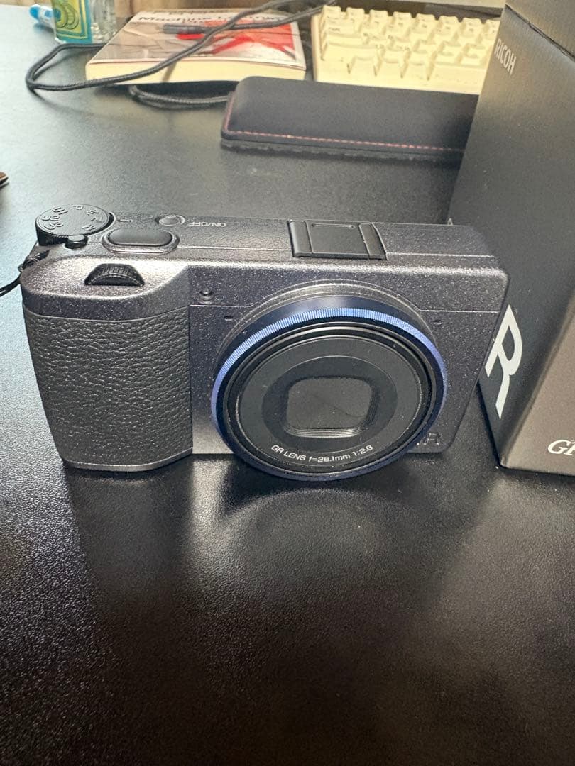 【ほぼ新品、バッテリー2つ】RICOH GR IIIx