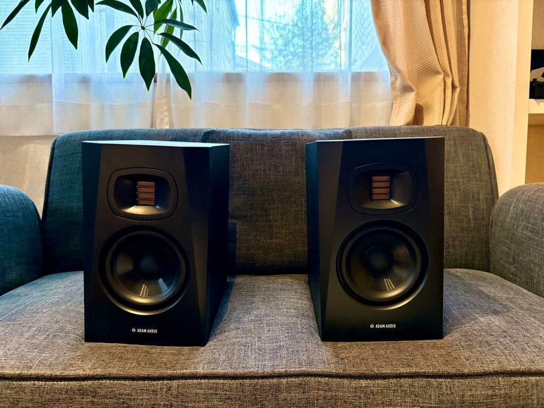ADAM AUDIO T5V ペア　新品　未使用